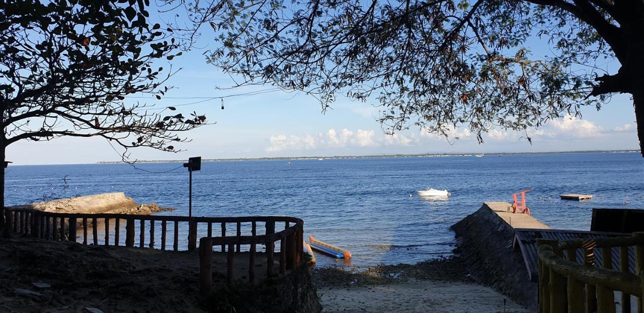 Mactan Newtown With Sun Set And Garden View Aparthotel Cebu Kültér fotó